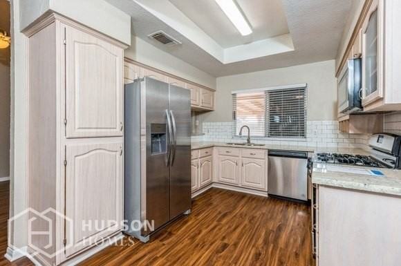 9127 Cypress Square Dr - Photo 3 of 13