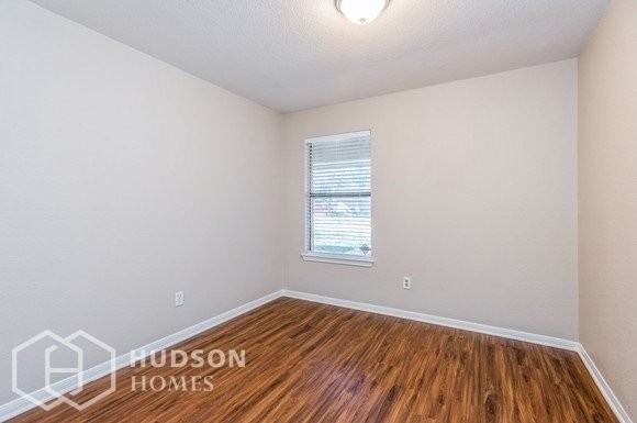9127 Cypress Square Dr - Photo 5 of 13