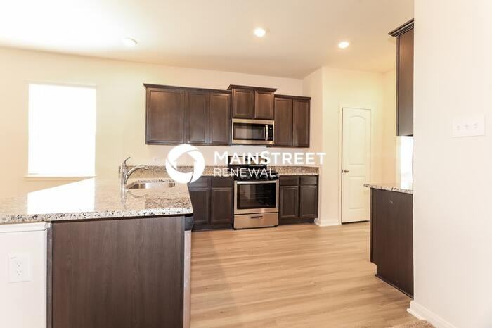 21107 Titian Dr - Photo 7 of 16