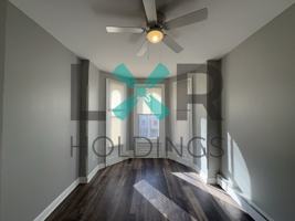 featured image of 17 E Elm St