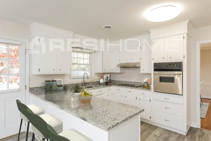 137 Mabry Dr - Photo 2 of 21