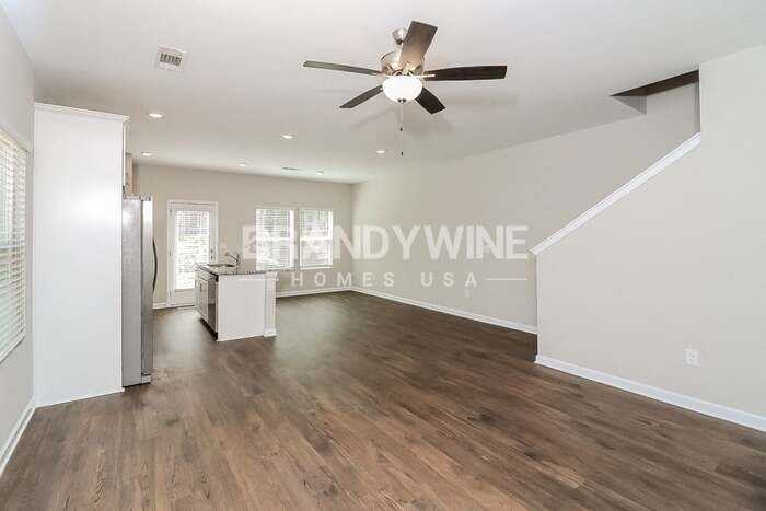 200 Crestview Way - Photo 5 of 33