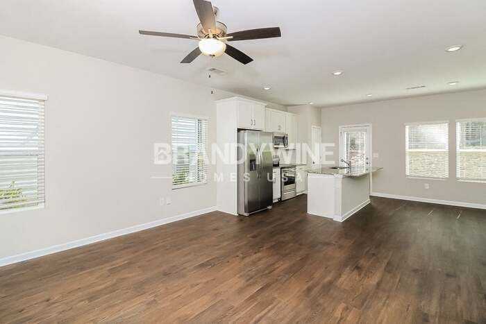 200 Crestview Way - Photo 6 of 33