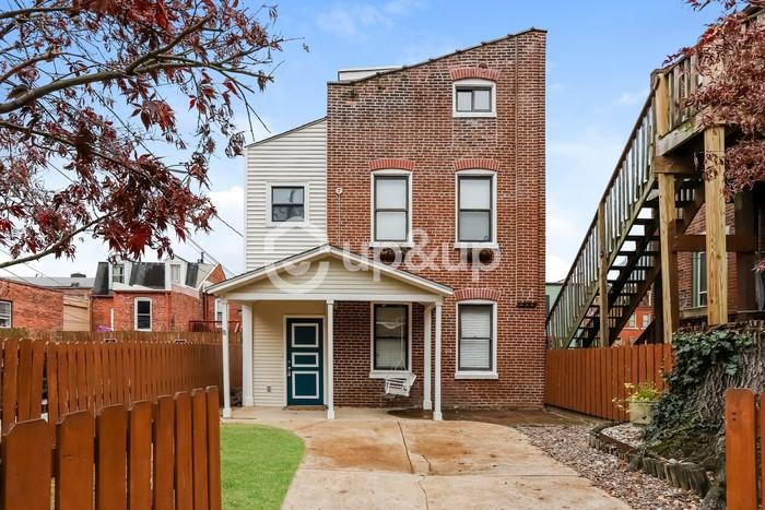 919 Allen Ave #R - Photo 2 of 17