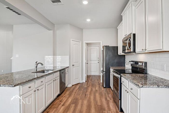 1040 Wheatfield Ln #1040WL - Photo 6 of 41