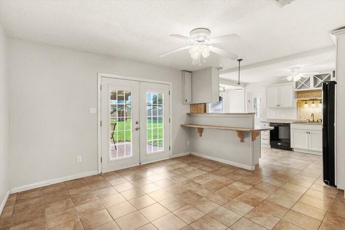 2315 Robert Dr - Photo 6 of 34