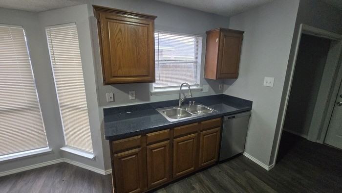 6909 Club Creek Dr - Photo 5 of 13
