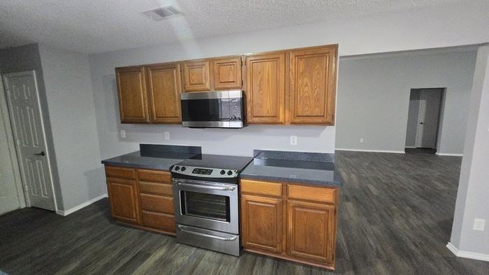 6909 Club Creek Dr - Photo 6 of 13