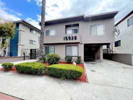 featured image of 15938 Vanowen St