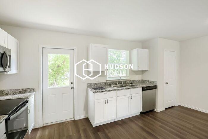 801 W Walnut St - Photo 6 of 13
