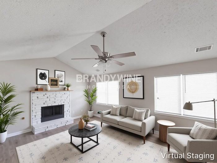 104 Dana Dr - Photo 3 of 25