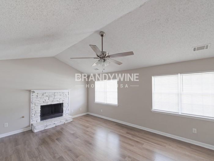 104 Dana Dr - Photo 4 of 25