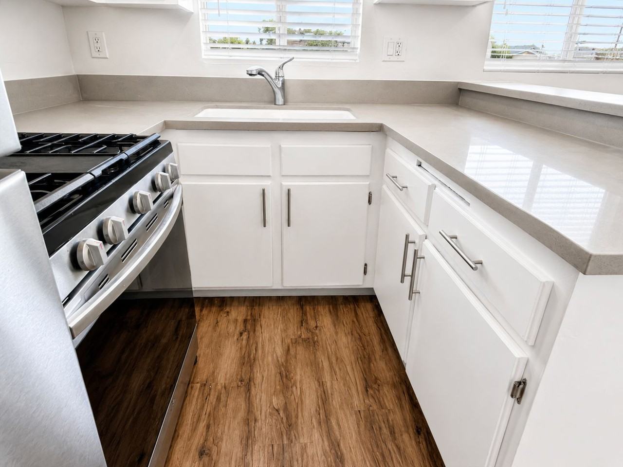 2226 Lewis Ave #5 - Photo 4 of 18
