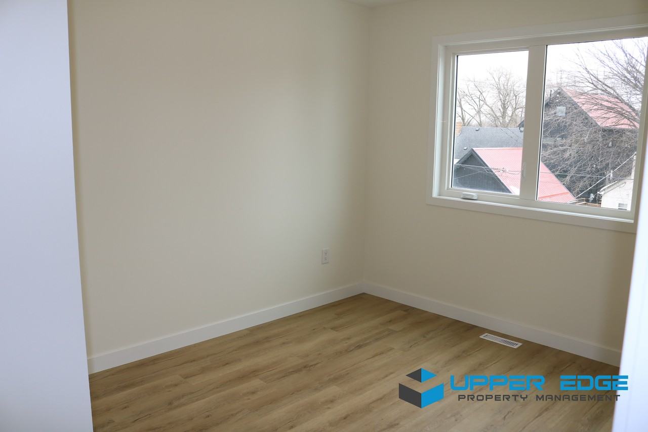 404 Lariviere Street - Photo 7 of 27