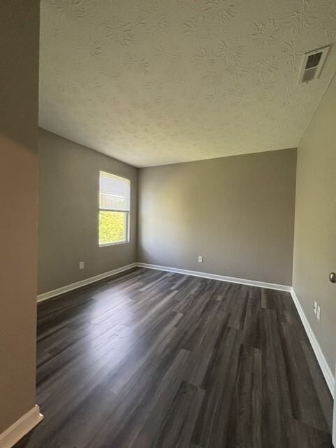2180 Pine Valley Dr - Photo 4 of 16