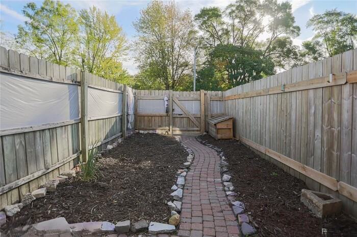 119 Floral Ave #0 - Photo 6 of 22