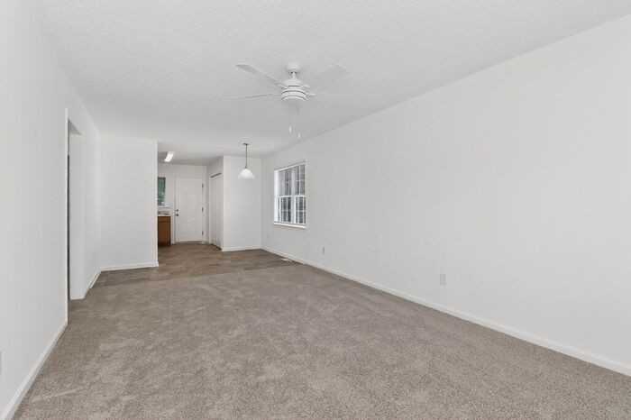 93 Sunderland Rd - Photo 4 of 31
