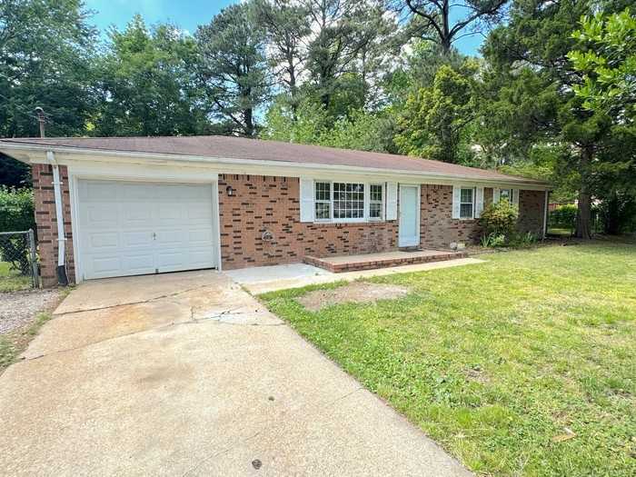 2361 Seaboard Rd - Photo 3 of 37