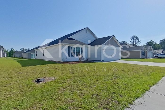 102 Saint Matthew Way - Photo 2 of 27