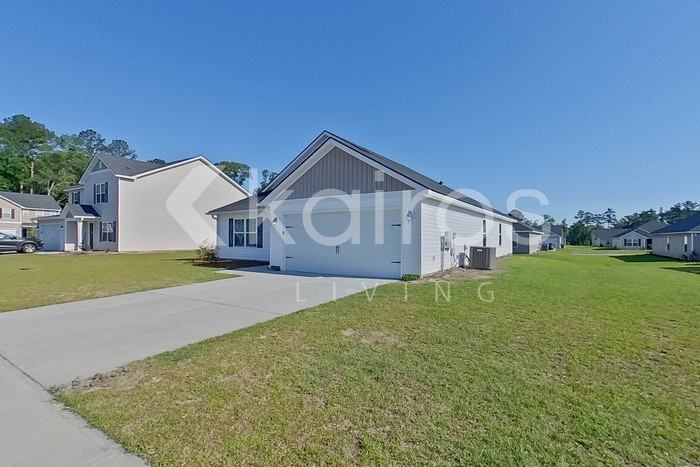 102 Saint Matthew Way - Photo 4 of 27