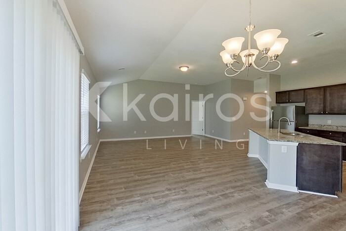 102 Saint Matthew Way - Photo 6 of 27