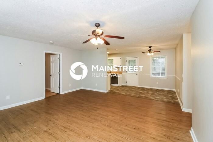 376 Dillon Dr - Photo 3 of 14