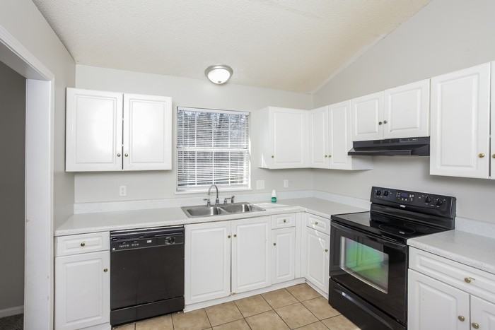 206 Valeworth Dr - Photo 3 of 10
