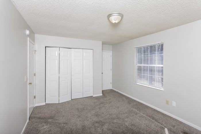 206 Valeworth Dr - Photo 4 of 10