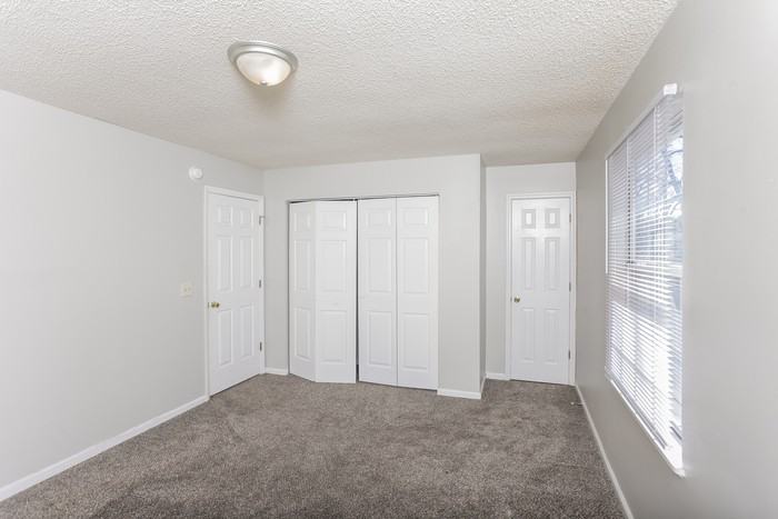 206 Valeworth Dr - Photo 5 of 10
