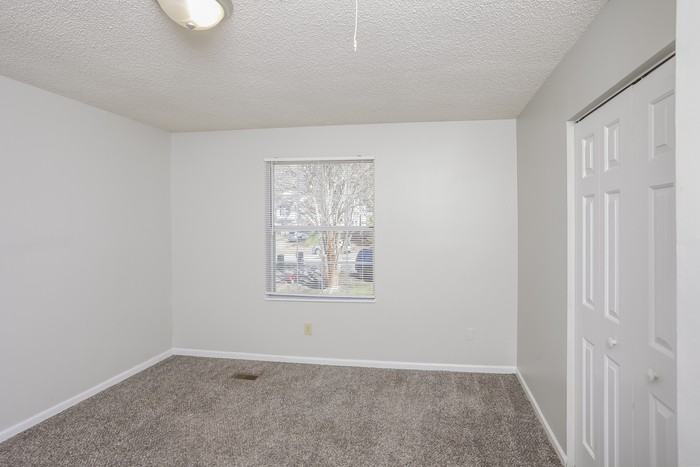 206 Valeworth Dr - Photo 7 of 10