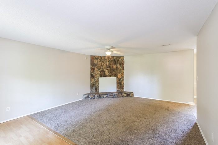 3806 Beacon Dr - Photo 2 of 10