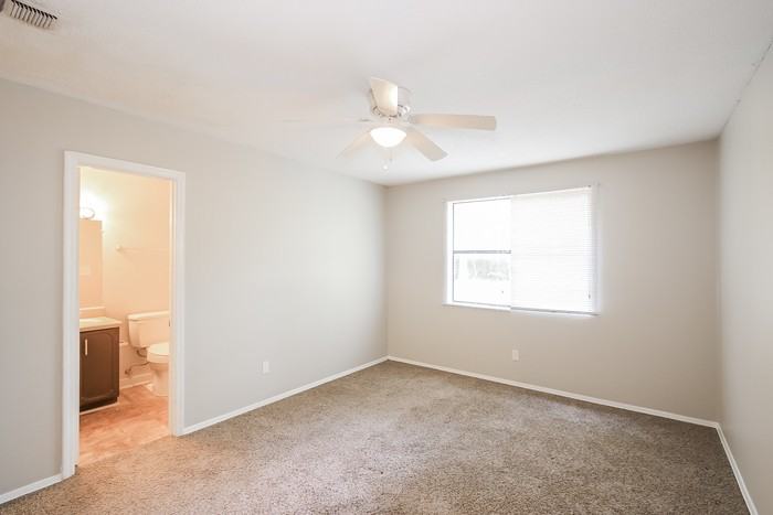 3806 Beacon Dr - Photo 4 of 10