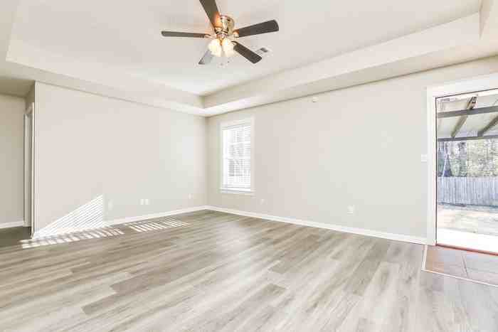 239 Timber Lake Dr - Photo 3 of 11