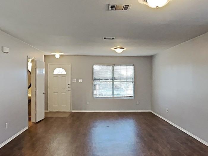 2101 Franks St - Photo 4 of 19