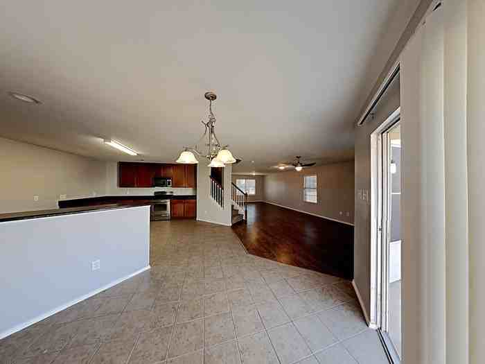 2101 Franks St - Photo 6 of 19