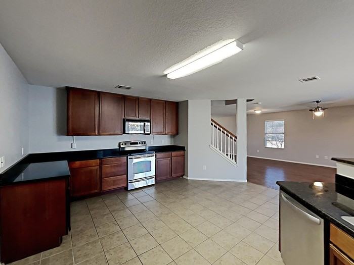 2101 Franks St - Photo 7 of 19