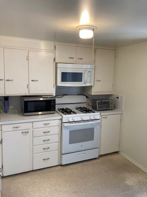 735 Bennett Ave #B - Photo 4 of 10