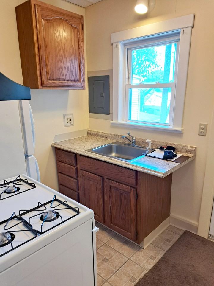 69 W Main St #4