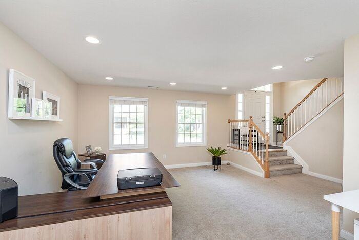 12940 Grenville St - Photo 4 of 32