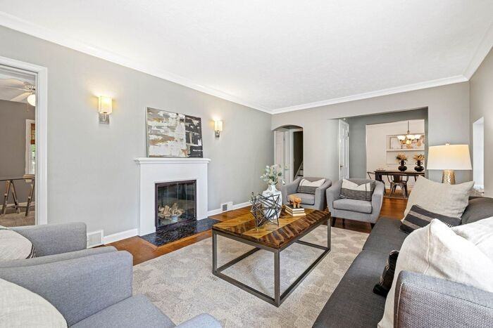 6226 N Delaware St - Photo 5 of 33