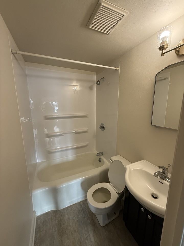515 Benson Ave Sw #1 - Photo 3 of 7