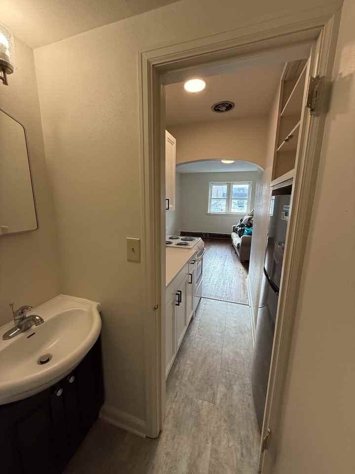 515 Benson Ave Sw #1 - Photo 4 of 7