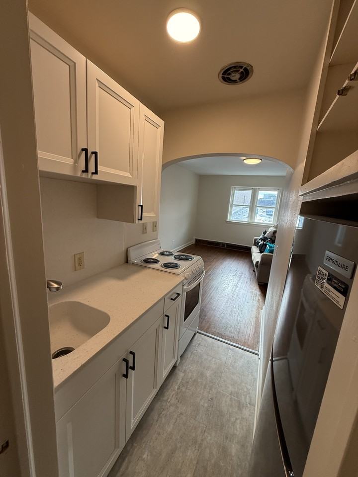515 Benson Ave Sw #1 - Photo 5 of 7