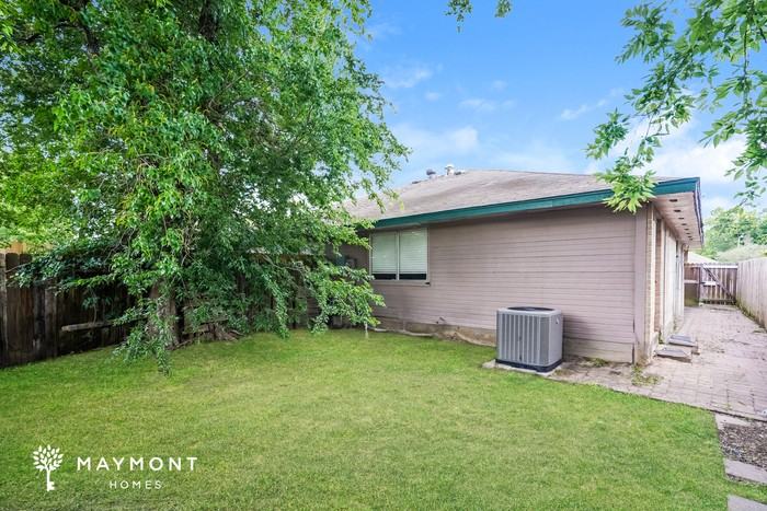 22403 Tree House Ln - Photo 3 of 3