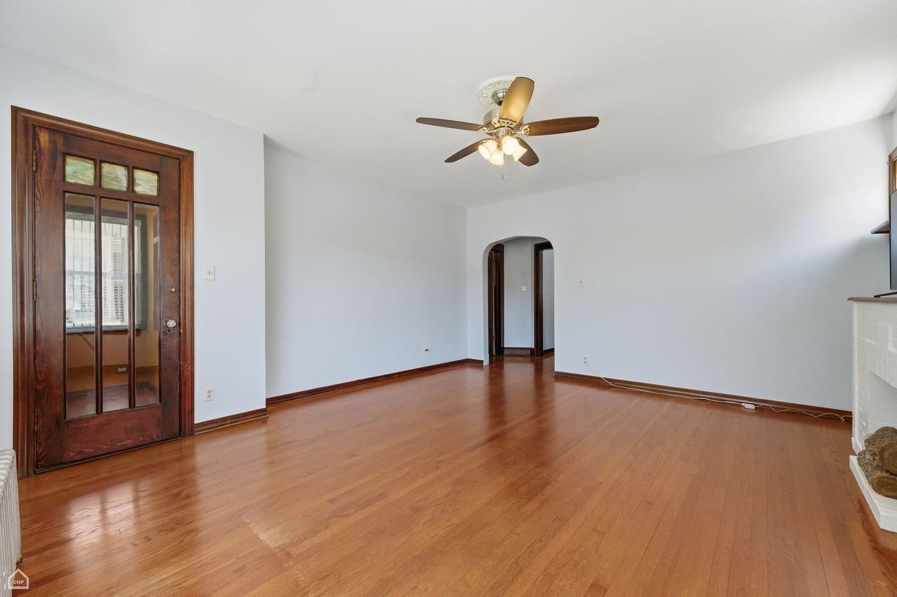 6527 S Troy St #NA - Photo 4 of 28