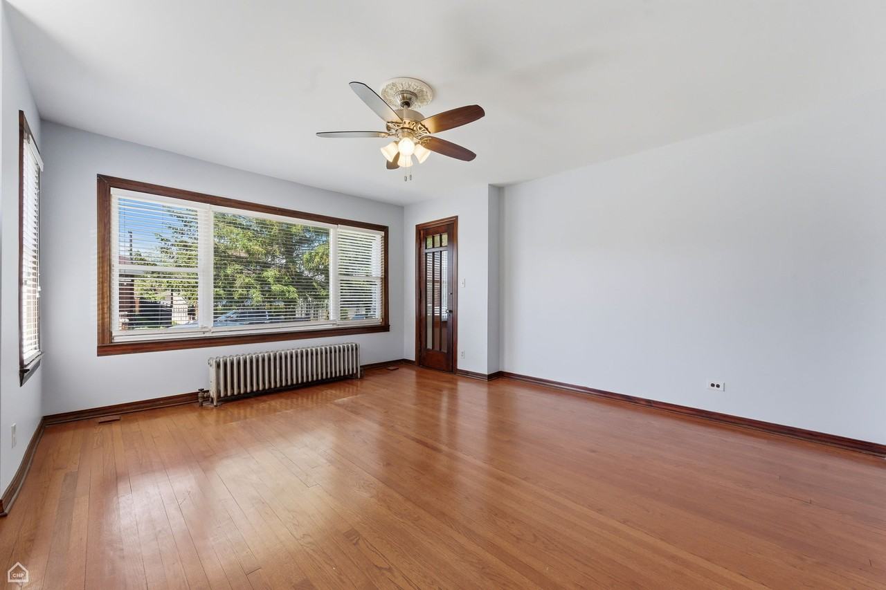 6527 S Troy St #NA - Photo 7 of 28