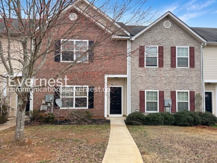 8640 Thomas Ln - Photo 2 of 23