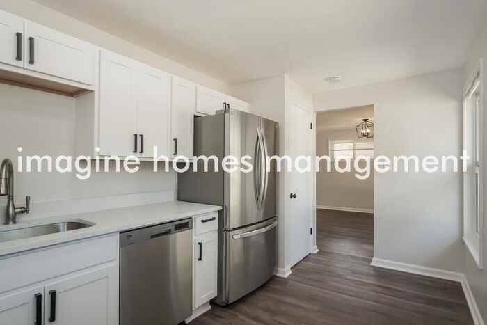 566 Firethorne Dr - Photo 6 of 17