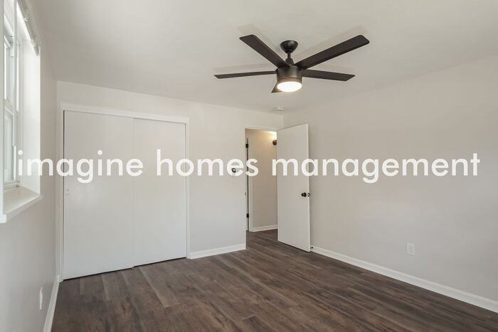 566 Firethorne Dr - Photo 7 of 17