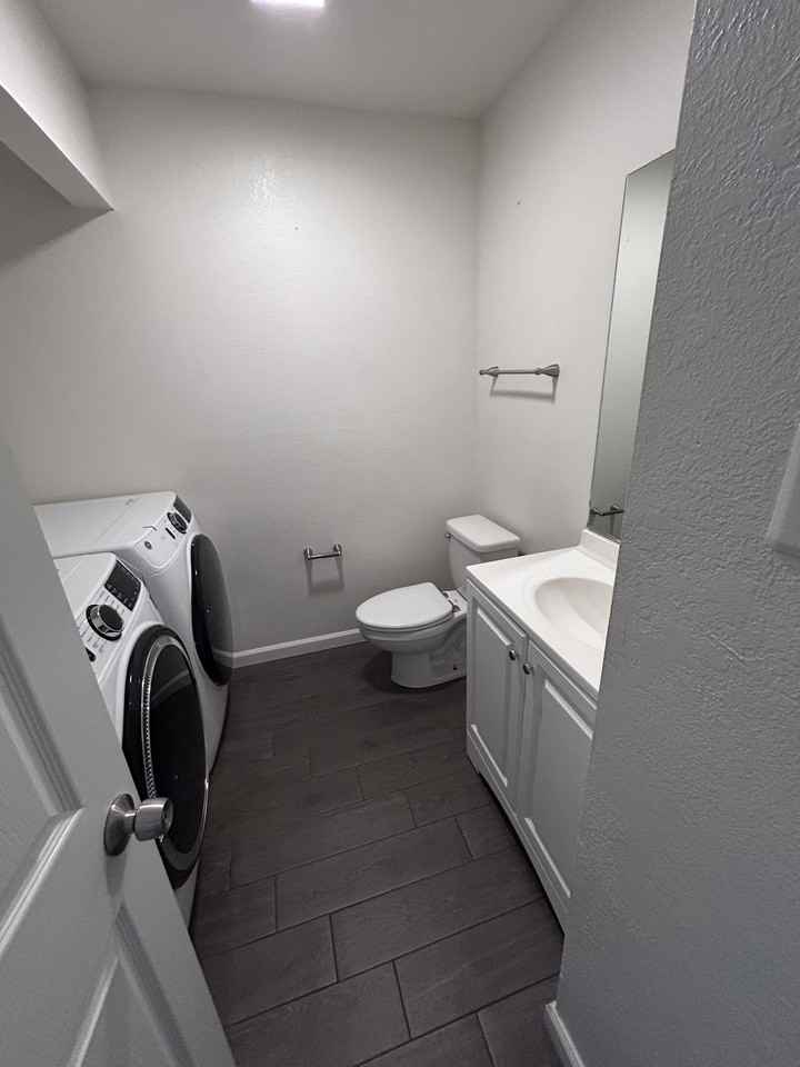 324 W Chestnut Ave - Photo 4 of 14
